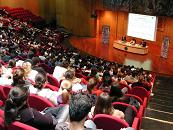 Imagen de archivo de una charla informativa en el Paraninfo de la Sede Institucional