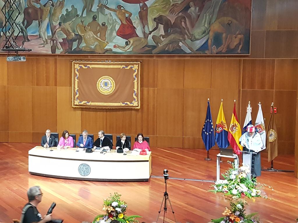 El cronista J.J. Laforet actuó como Maestro de Ceremonias en el Acto Académico