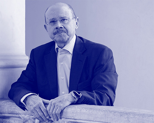 Retrato de Director de Convenios