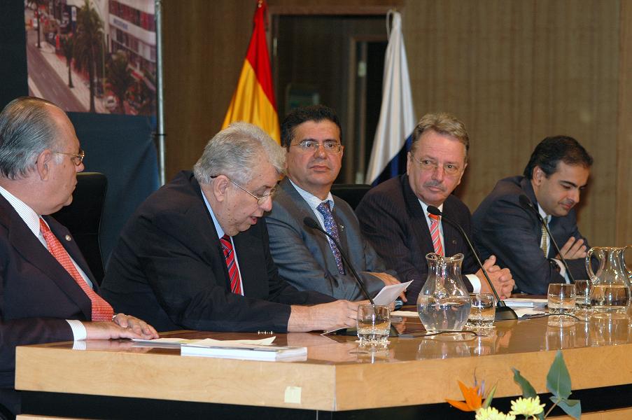 Momento durante la presentación del libro de Flick