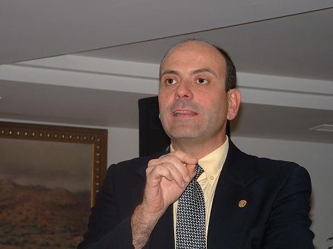 El catedrático José Alberto Montoya Alonso