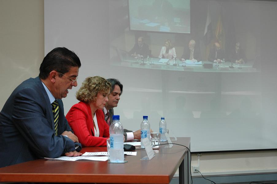 El Rector de la ULPGC habla por videoconferencia con Adán Martín, presidente del Gobierno de Canarias