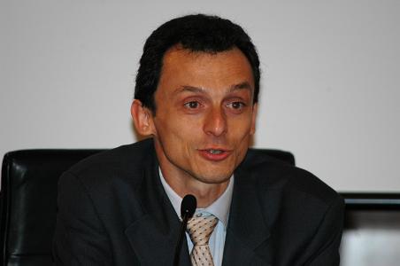 Primer plano del astronauta Pedro Duque