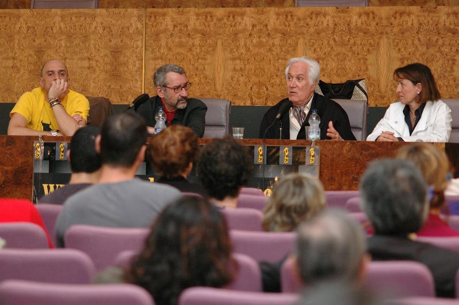 José Luis Trenzado, director del Aula de Cine, José Sacristán, Federico Luppi y la Vicerrectora de Cultura y Deportes de la ULPGC, Alejandra Sanjuán