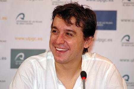 Javier Veiga en la rueda de prensa que ofreció en la ULPGC