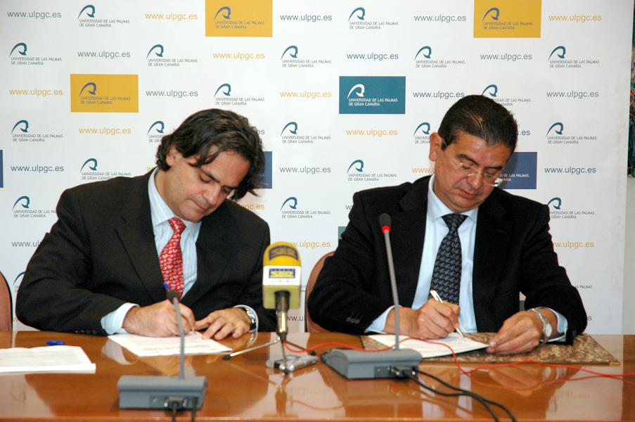 Momento de la firma del convenio