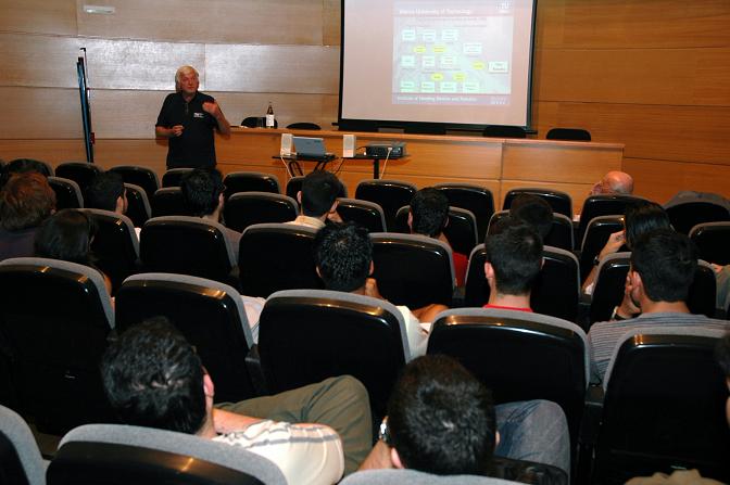 Peter Kopacek, en un momento de la conferencia
