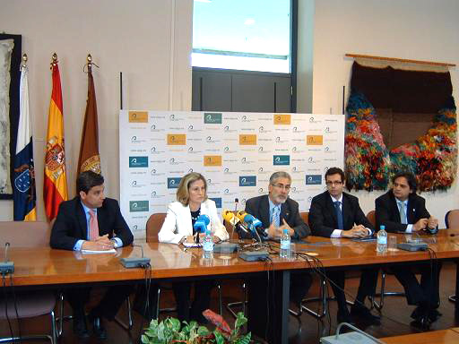 El Director del ITC, Marisa Tejedor, el Rector de la ULPGC, el Gerente de la FULP y el Viceconsejero de Industria y NNTT