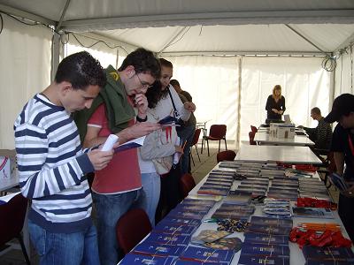 La Jornada de Puertas Abiertas contó con stands informativos sobre las titulaciones y estudios que imparte la ULPGC
