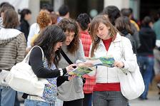 El informe ha arrojado datos como que, aproximadamente 3 de cada 4 egresados, obtienen un empleo en los tres primeros años post-egreso