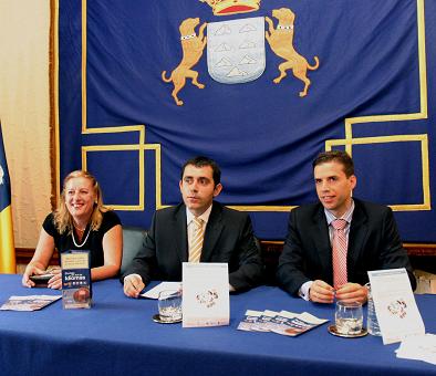 De izda. a dcha: Isabel Pascua, Juan José Martínez y Eduardo Manrique de Lara