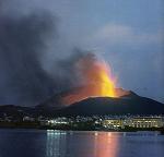 Un volcán, en plena erupción