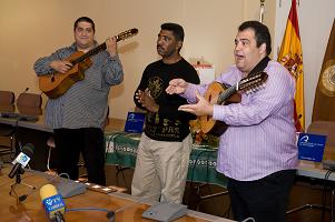 Imagen de archivo del verseador Yeray Rodríguez (derecha de la imagen) y el puertorriqueño Edwin Colón (izquierda de la imagen)