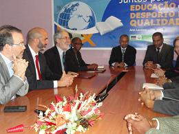 Imagen de la firma del convenio en Cabo Verde