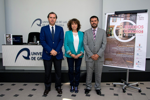 El Vicerrector de Estudiantes de la ULPGC, la Concejala de Fiestas de Santa María de Guía y el Vicerrector de Relaciones con la Sociedad de la ULL