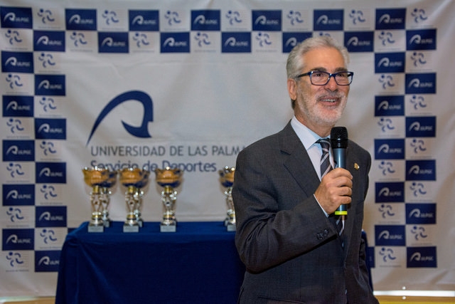 Imagen de archivo del Rector de la ULPGC en la entrega de los galardones del Trofeo Rector