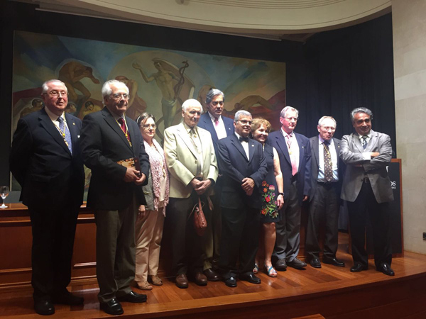 Foto de familia de los nuevos miembros académicos