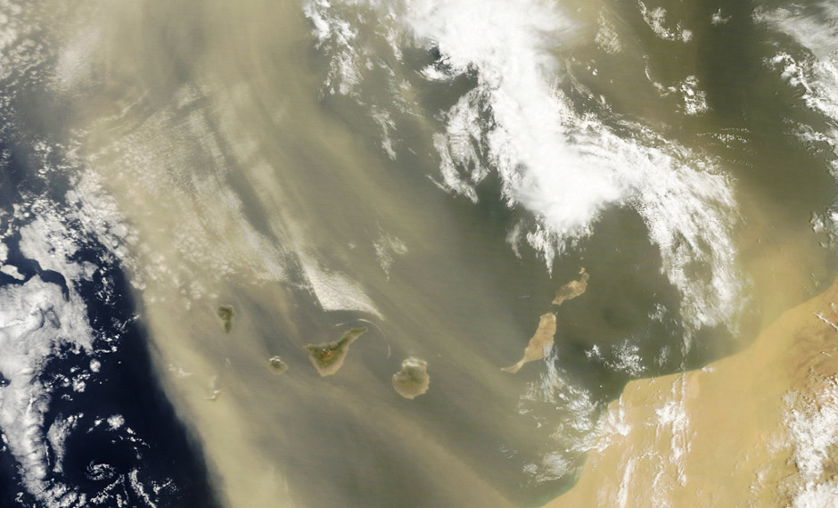 Imagen captada por el satélite de la NASA de un episodio de calima sobre Canarias. Imagen sin relación con la investigación