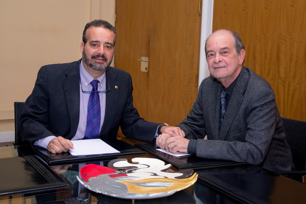 El Rector Rafael Robaina (i) y el Presidente del Consejo Social Ángel Tristán, durante el primer encuentro del mandato del nuevo Rector