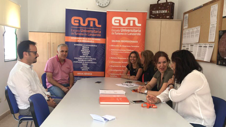 Imagen de una sesión de trabajo de docentes de la EUTL