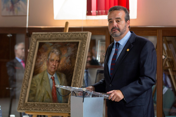El Rector Rafael Robaina cerró el acto con unas palabras en honor al "ilustre canario"