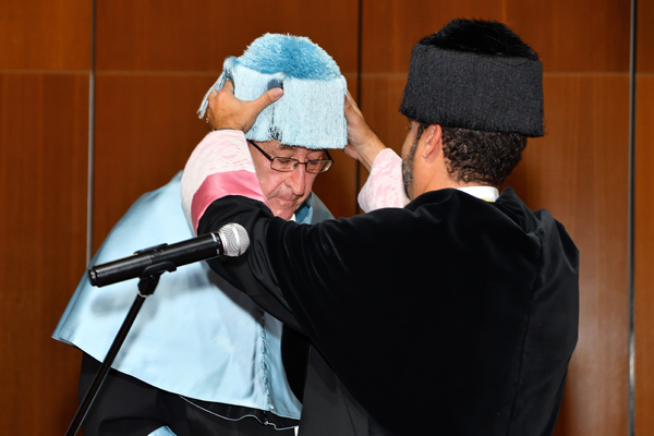 Antonio Tejera durante su investidura como Doctor Honoris Causa