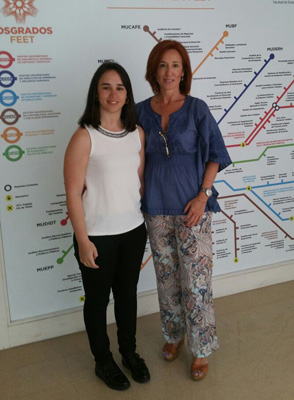 Andrea Guillén (izquierda) junto con la Vicedecana del Grado de Administración y Dirección de Empresas, María Victoria Ruiz Mallorquí