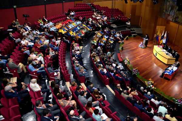 Imagen panorámica del Paraninfo durante el Acto Académico