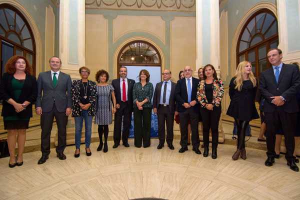 Autoridades asistentes al acto de constitución de la Cátedra