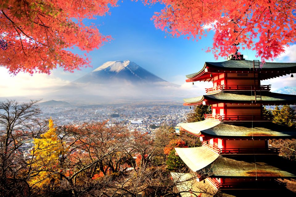 Imagen de archivo del Monte Juji durante el otoño japonés