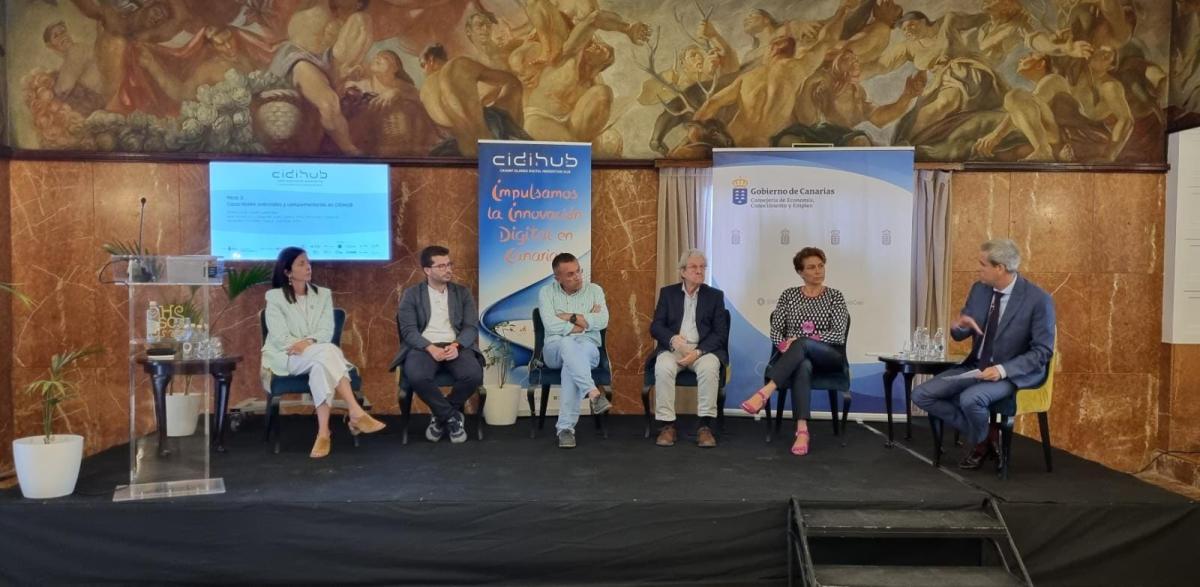 Imagen del acto de presentación del centro, con la participación del Director de Investigación y Desarrollo Tecnológico de la ULPGC