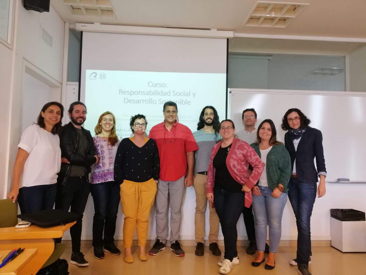 Foto de familia de los participantes en uno de los cursos 