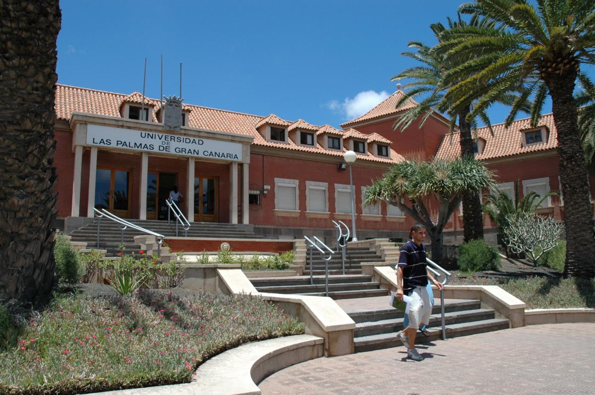 Edificio de La Granja, una de las sedes del curso de acceso