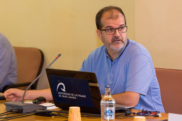 El Vicerrector José Pablo Suárez durante su intervención