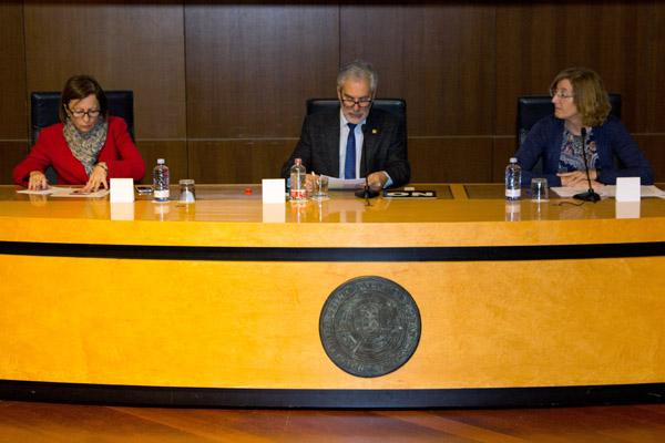 El Rector de la ULPGC presidiendo la sesión del Claustro