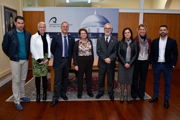 Foto de familia del equipo de la Facultad de Ciencias del Mar y del IEO