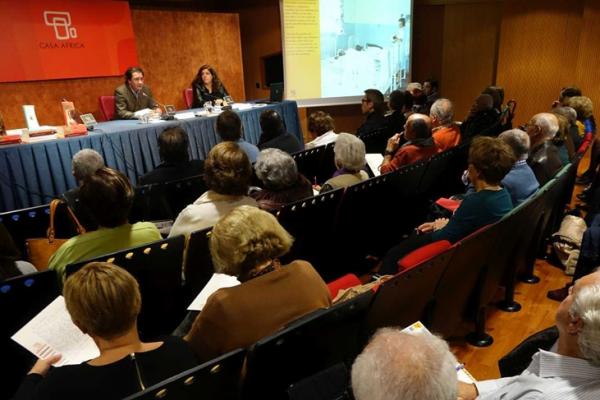 El Director General de Casa África recibió a los alumnos del DEA