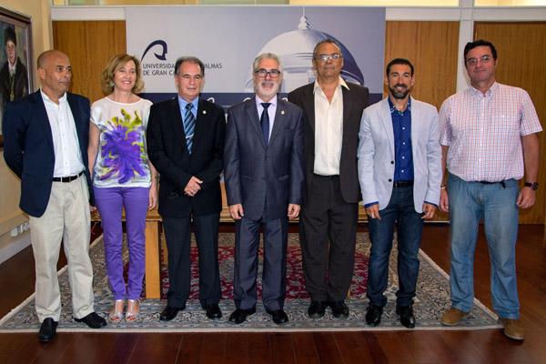 Foto de familia del equipo de gobierno de la Facultad de Ciencias de la Actividad Física y del Deporte