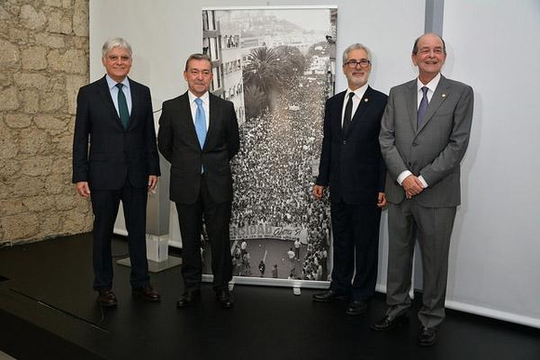 De izda. a dcha.: José Miguel Pérez, Paulino Rivero, el Rector José Regidor y Ángel Tristán Pimienta