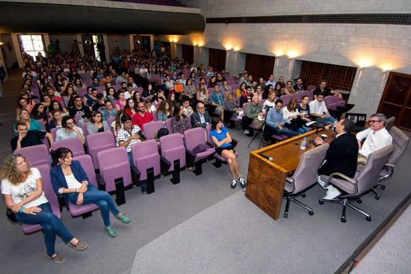 Imagen de la charla de José Luis Garci