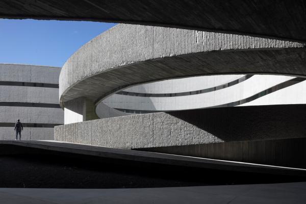 Fotografía de la Facultad de Bellas Artes de la ULL: ©Aitor Ortiz