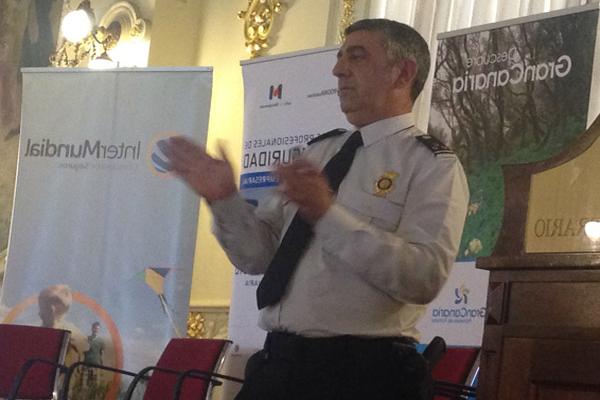 El Inspector Jefe del Grupo de Delitos Tecnológicos de la Policía Nacional, César Fernández, durante su intervención