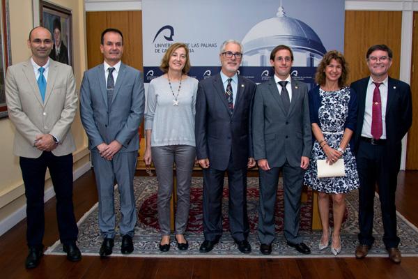 Foto de familia del nuevo equipo de gobierno de la Escuela de Ingeniería Informática