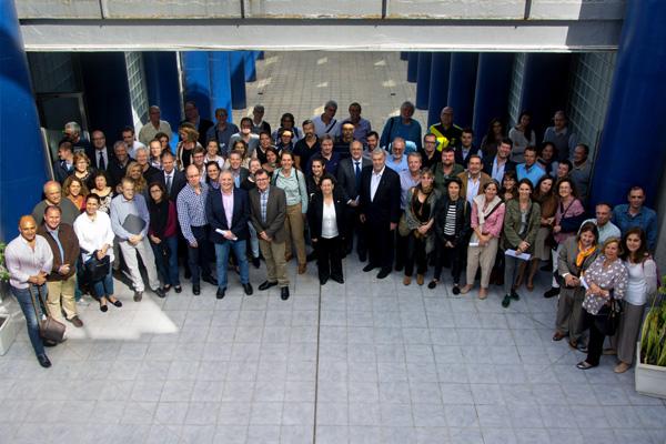 Foto de familia de los asistentes al Acto de Aniversario