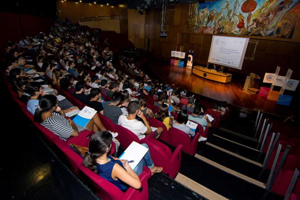 Imagen de la inauguración de la jornada en el Paraninfo universitario