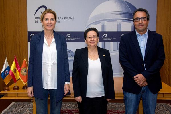 De izda. a dcha.: Carmen Salinero, Secretaria General en funciones; Trinidad Arcos, Rectora Accidental; y Leandro Francisco Fernández, Catedrático del Área de Farmacología