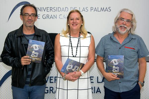 En la imagen, de izda. a dcha.: Luis Miranda, la Vicerrectora Isabel Pascua y Diego Grimaldi