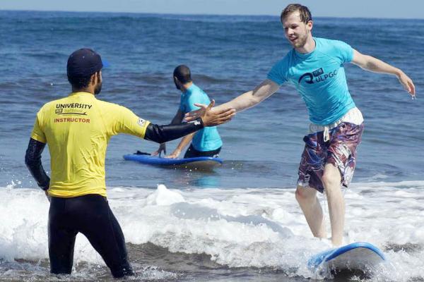 Imagen de archivo de los cursos de Surf de la University Surf School