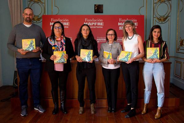 De izda. a dcha: Félix de León, Esther Martel, Elia Verona, María Jesús Domínguez, Susan Cranfield y una representante de la Asociación ALDEFA