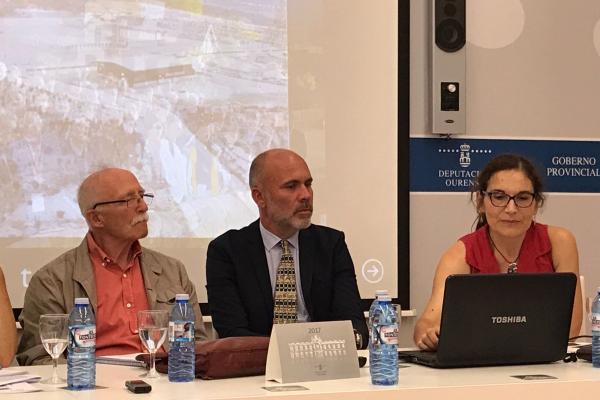 El Gerente del PCT ULPGC (centro), durante su participación en la mesa redonda